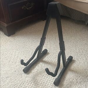 Black Guitar Stand